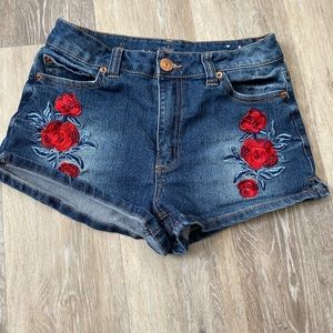 Juniors short shorts